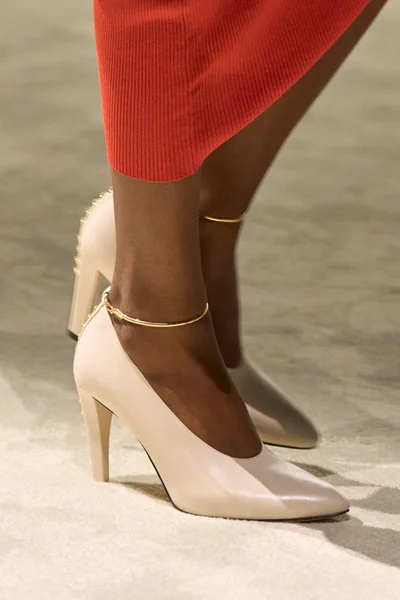 Look 8